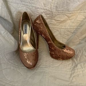 Sequined Steve Madden platform heels NWOT